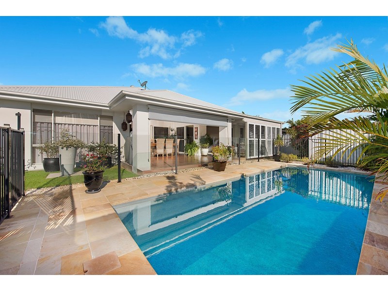 13 North Point Crescent, Pelican Waters QLD 4551