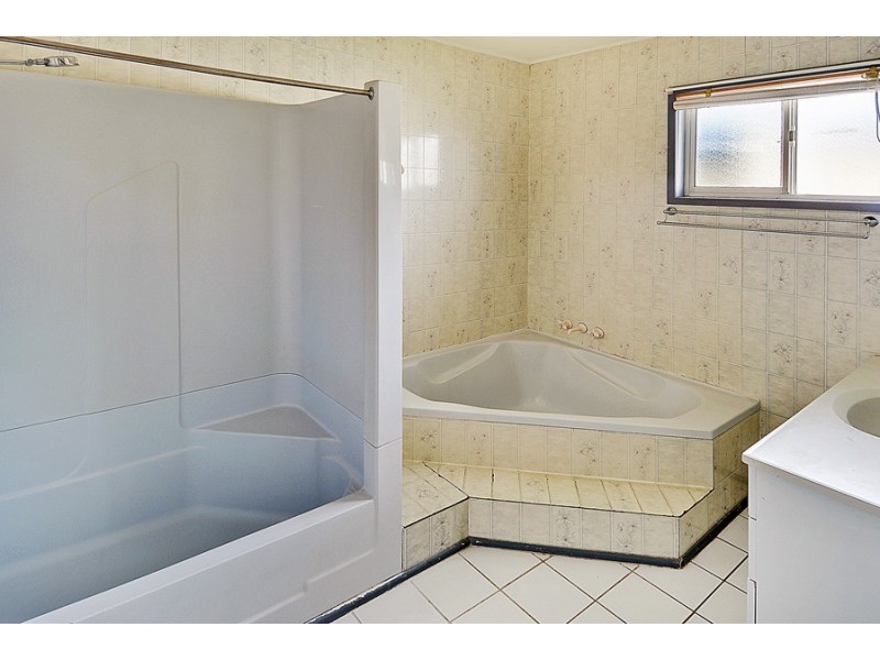 60 Coronation Avenue, Golden Beach QLD 4551