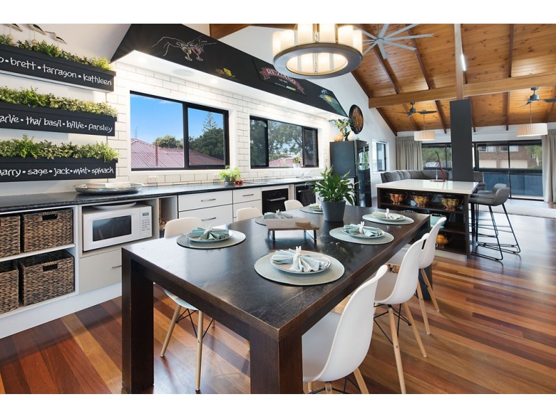 6 Carlton Avenue, Moffat Beach QLD 4551