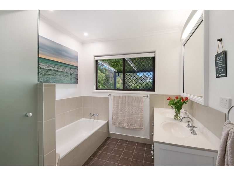 6 Carlton Avenue, Moffat Beach QLD 4551