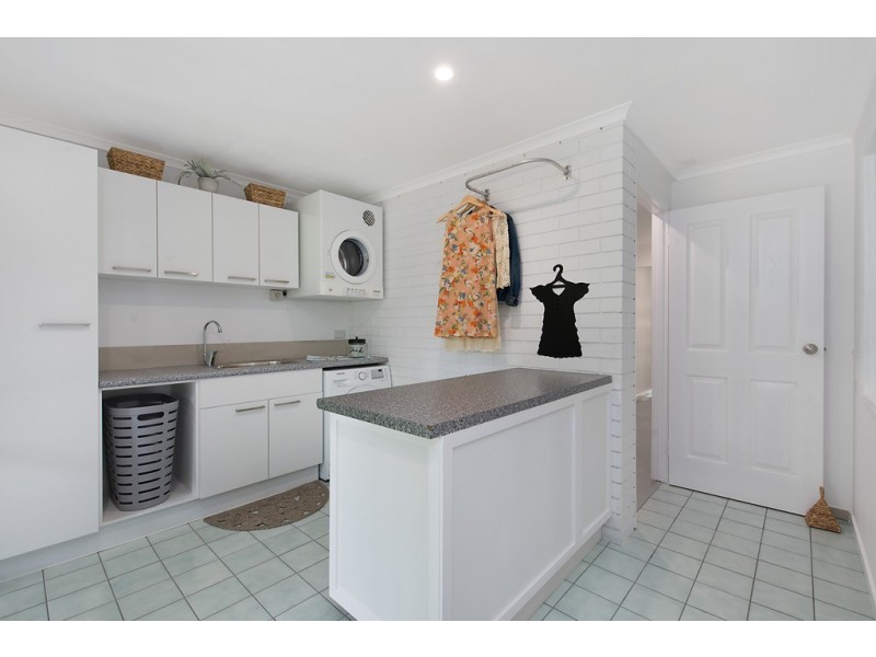 6 Carlton Avenue, Moffat Beach QLD 4551