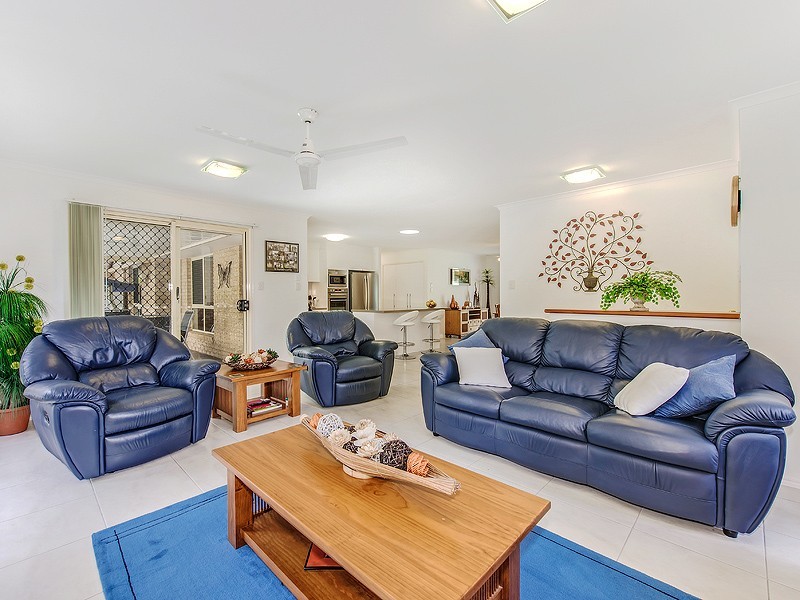 24 Athenree Place, Little Mountain QLD 4551