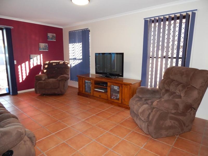 15 Andrew Avenue, Little Mountain QLD 4551