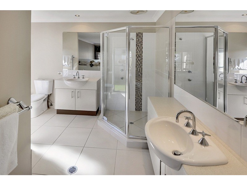 4 Bellanboe Circuit, Pelican Waters QLD 4551