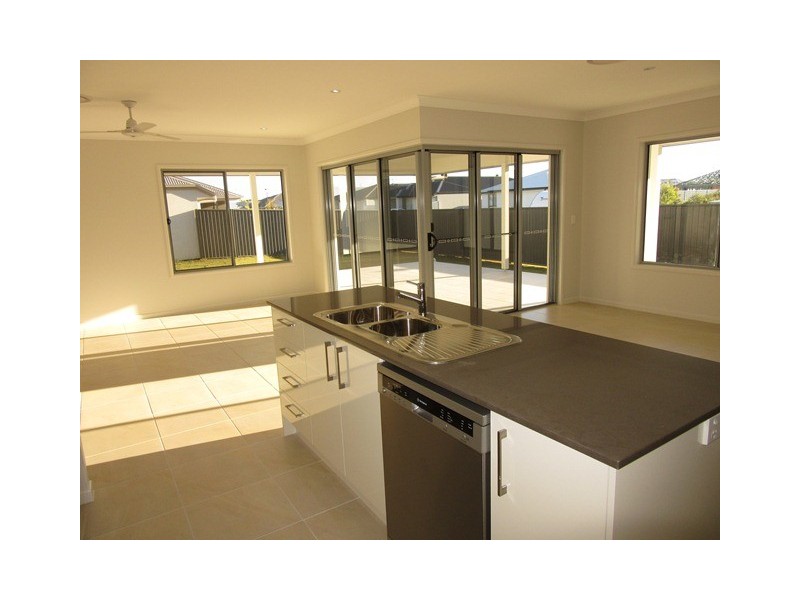 71 Sovereign Circuit, Pelican Waters QLD 4551