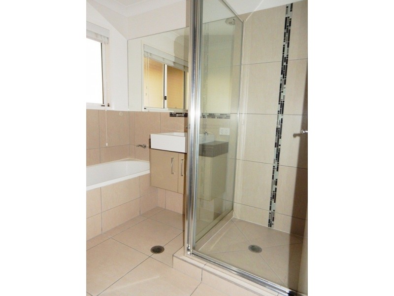 Unit 2 ‘Meridan Villas’ 10 Alicia Circuit, Little Mountain QLD 4551