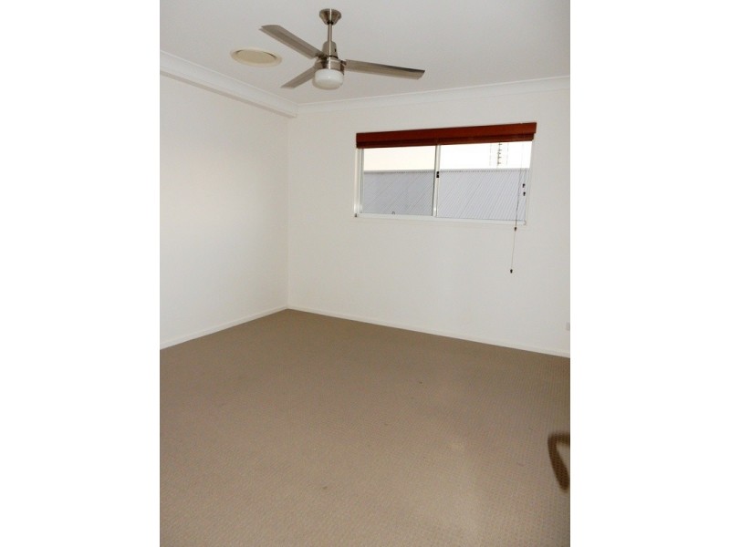 Unit 2 ‘Meridan Villas’ 10 Alicia Circuit, Little Mountain QLD 4551