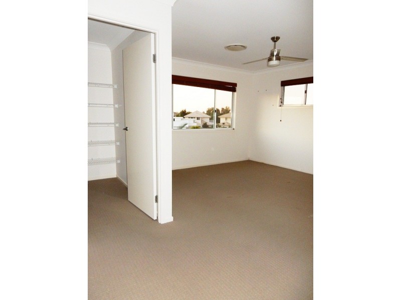 Unit 2 ‘Meridan Villas’ 10 Alicia Circuit, Little Mountain QLD 4551