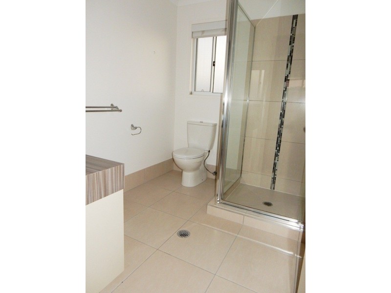 Unit 2 ‘Meridan Villas’ 10 Alicia Circuit, Little Mountain QLD 4551