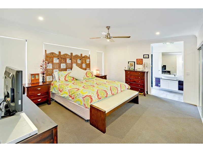 40 Sovereign Circuit, Pelican Waters QLD 4551