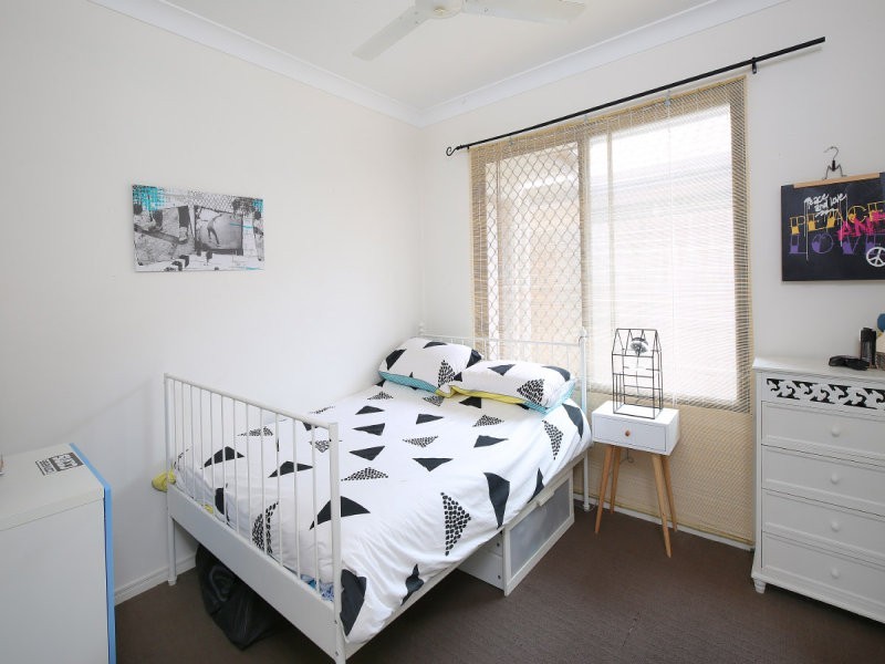 17 Huntley Place, Caloundra West QLD 4551