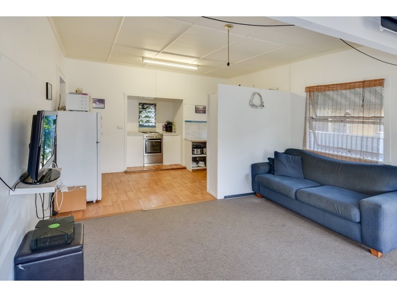 29 Currimundi Road, Currimundi QLD 4551