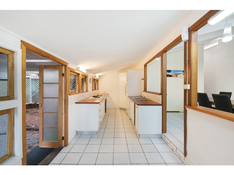 8 Sutherland Street, Dicky Beach QLD 4551