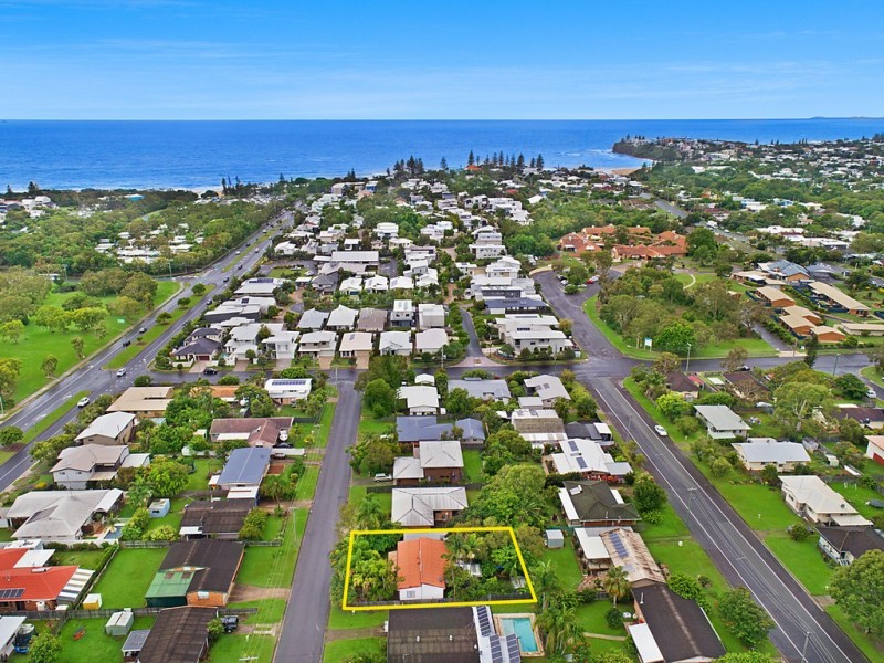 8 Sutherland Street, Dicky Beach QLD 4551