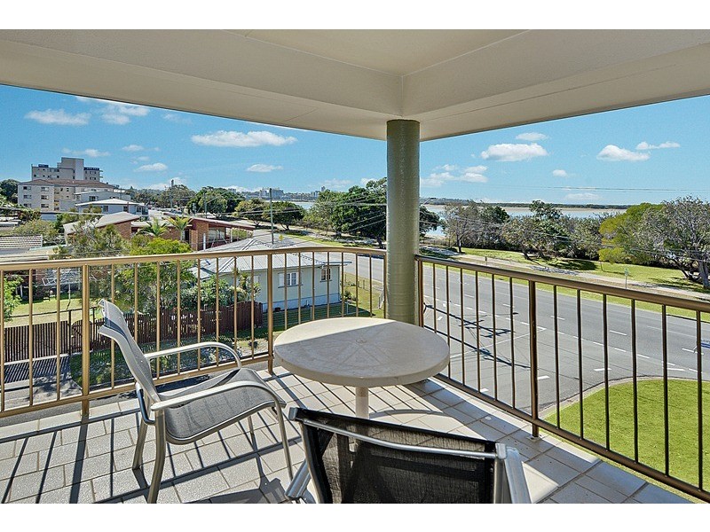 Unit 6 ‘Pacific Reflections’ 56 The Esplanade, Golden Beach QLD 4551