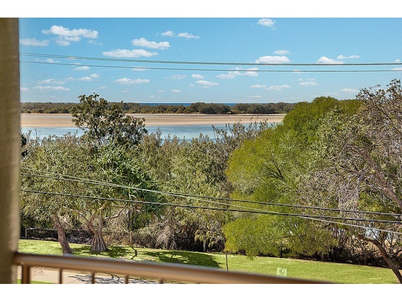 Unit 6 ‘Pacific Reflections’ 56 The Esplanade, Golden Beach QLD 4551