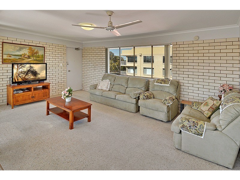 Unit 6 ‘Pacific Reflections’ 56 The Esplanade, Golden Beach QLD 4551