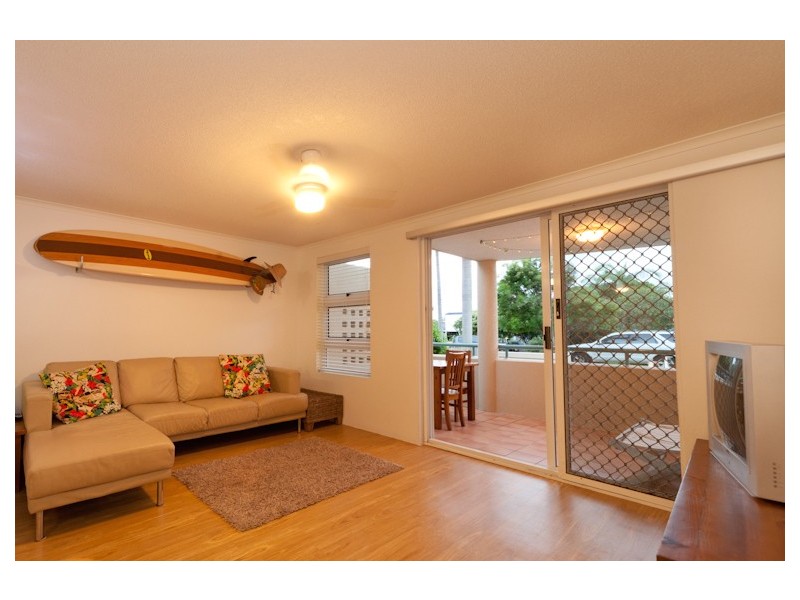 Unit 2 ‘Manhattan’  66 Albert Street, Kings Beach QLD 4551
