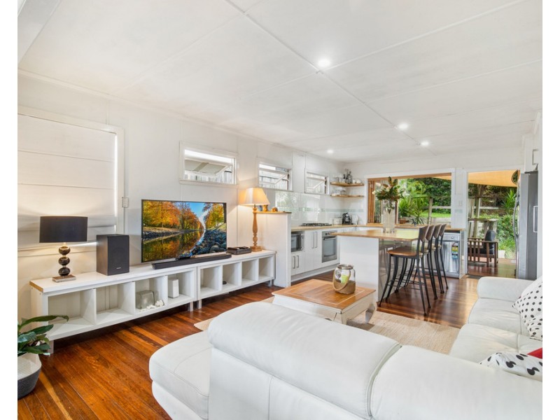 12 Upper Gay Terrace, Kings Beach QLD 4551