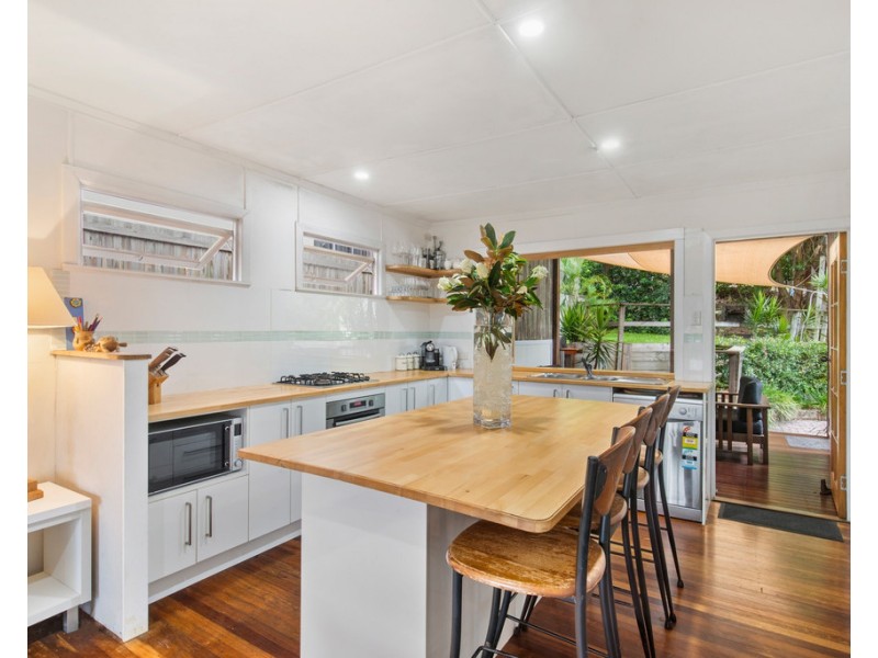 12 Upper Gay Terrace, Kings Beach QLD 4551