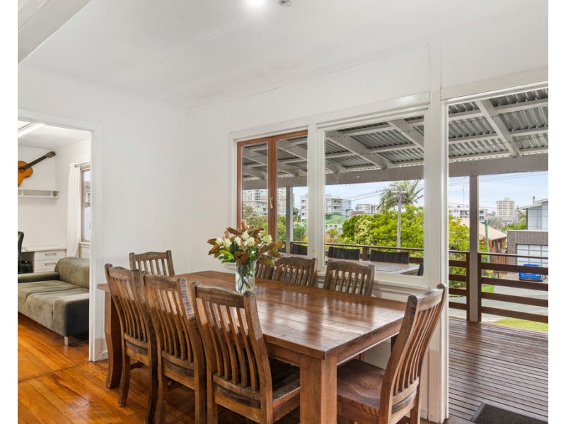 12 Upper Gay Terrace, Kings Beach QLD 4551