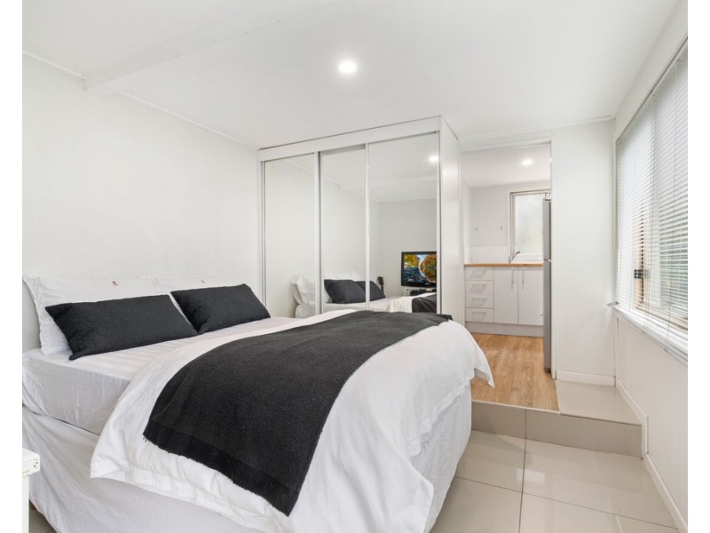 12 Upper Gay Terrace, Kings Beach QLD 4551