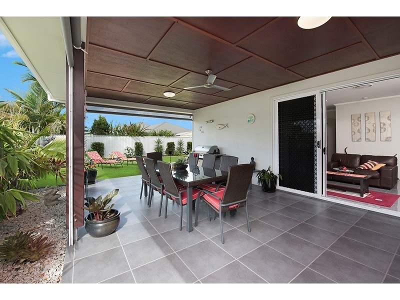 13 Echo Street, Pelican Waters QLD 4551