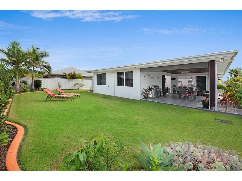 13 Echo Street, Pelican Waters QLD 4551