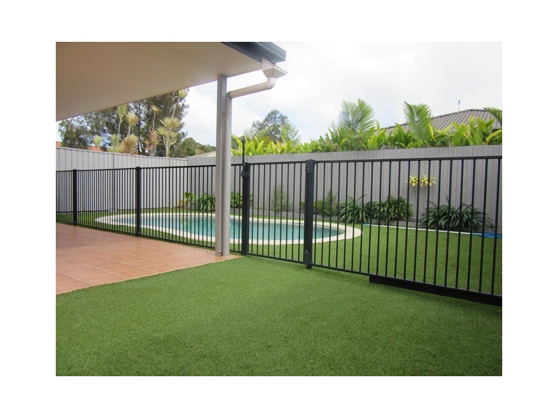 15 Andrew Avenue, Little Mountain QLD 4551