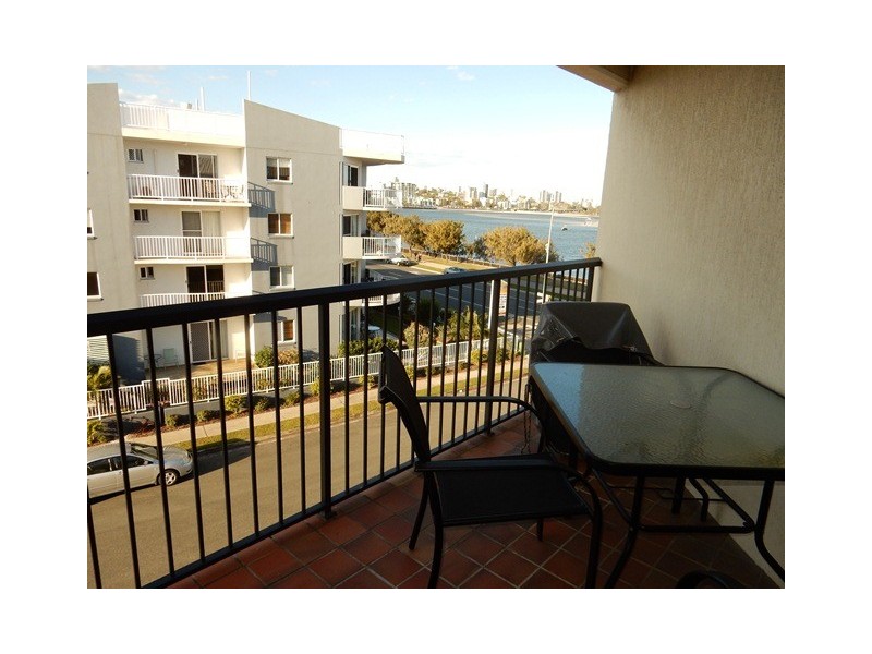 6/9 Esplanade, Golden Beach QLD 4551