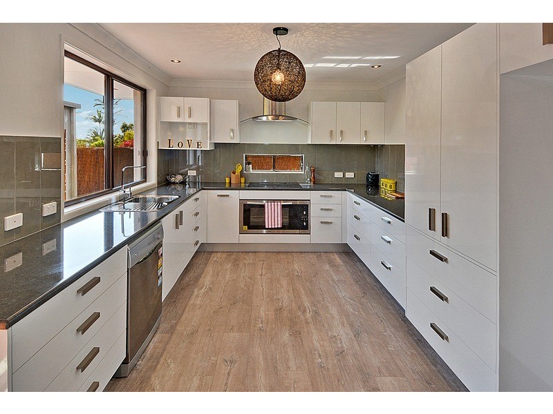 37 Milbong Street, Battery Hill QLD 4551