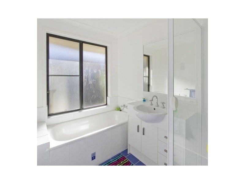 5 Firth Court, Landsborough QLD 4550