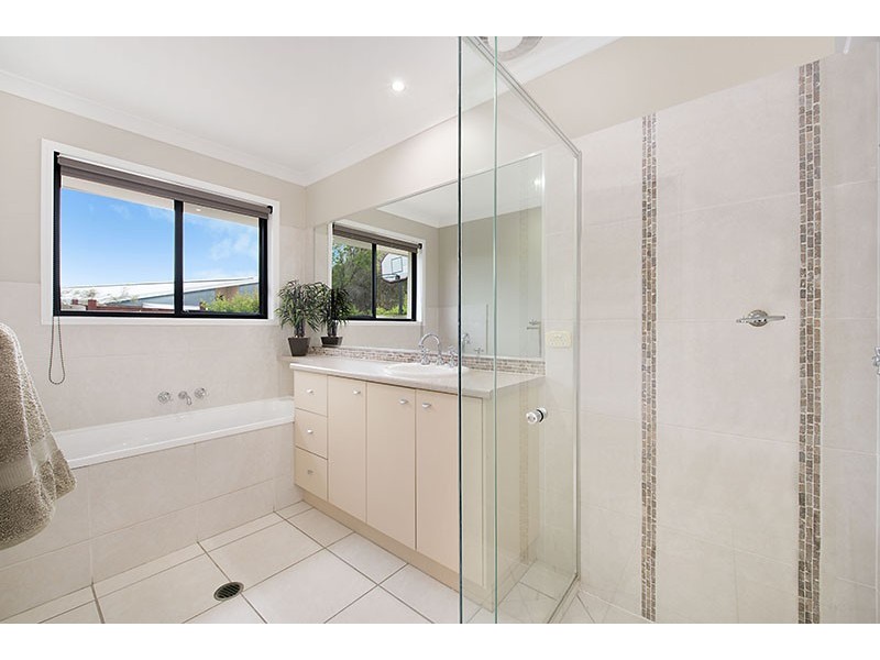 11 Endeavour Crescent, Pelican Waters QLD 4551