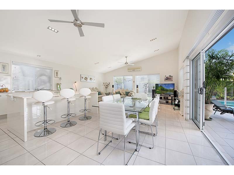 24 Artunga Place, Pelican Waters QLD 4551