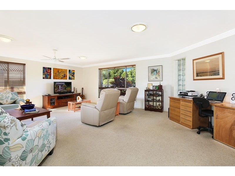 17 Bongaree Drive, Pelican Waters QLD 4551