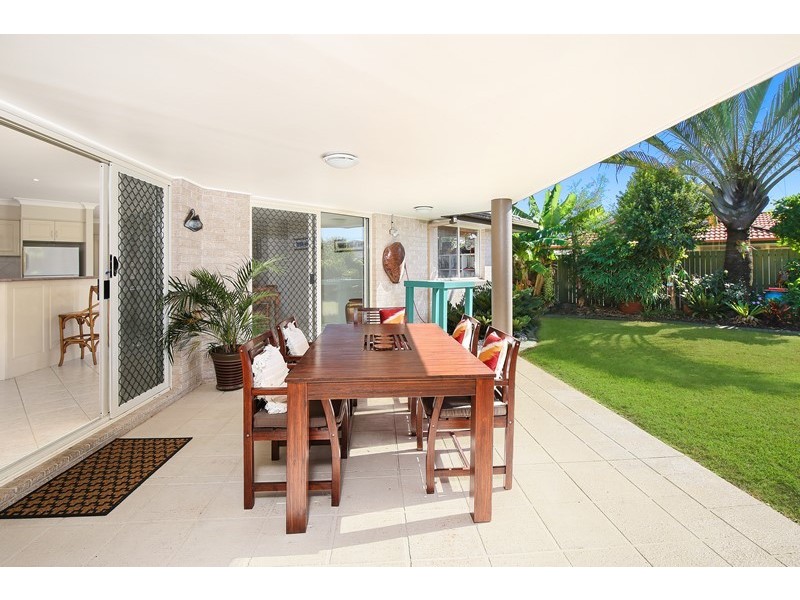 17 Bongaree Drive, Pelican Waters QLD 4551