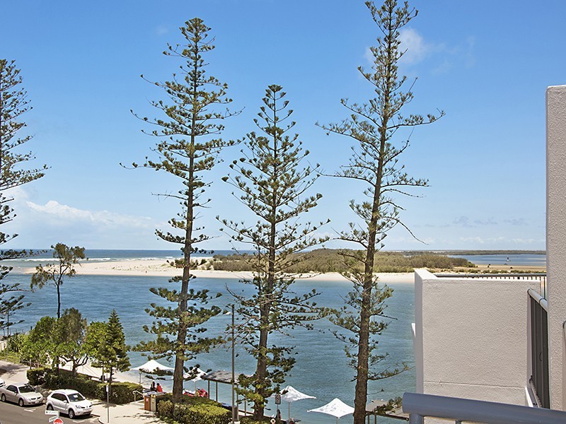 Unit 63 ‘Grand Pacific’ 38 Esplanade Bulcock Beach, Caloundra QLD 4551