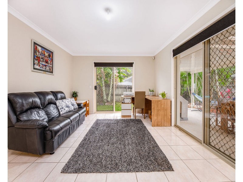 8 Bellevue Drive, Little Mountain QLD 4551