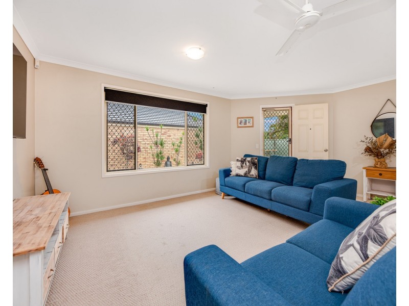 8 Bellevue Drive, Little Mountain QLD 4551