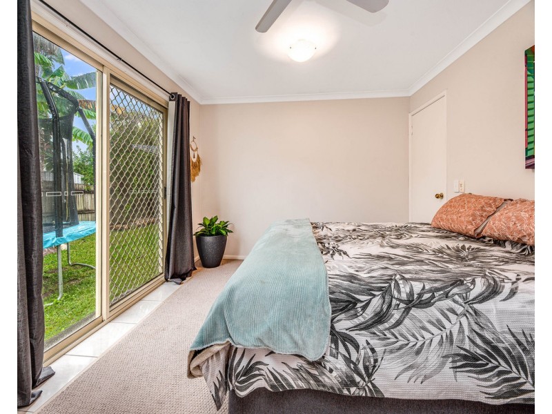 8 Bellevue Drive, Little Mountain QLD 4551