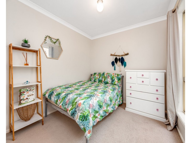 8 Bellevue Drive, Little Mountain QLD 4551
