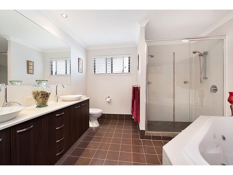 8 Campbellville Circuit, Pelican Waters QLD 4551