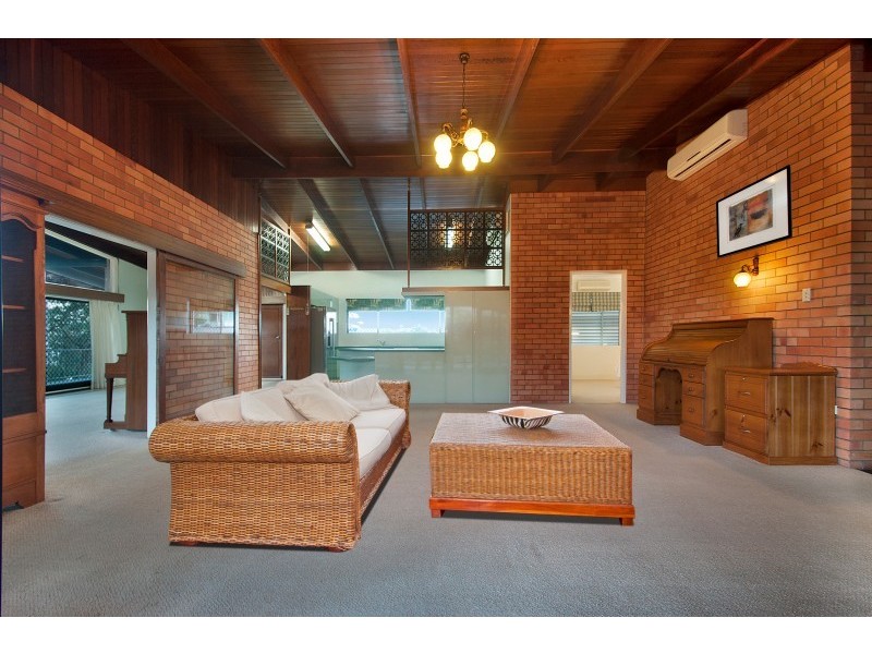 42 Edmund Street, Moffat Beach QLD 4551