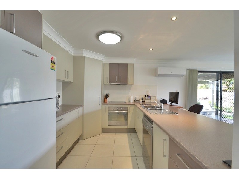 2/3 Alicia Circuit, Little Mountain QLD 4551