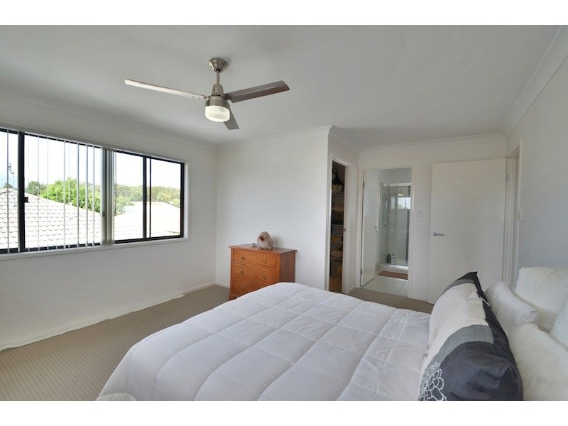 2/3 Alicia Circuit, Little Mountain QLD 4551