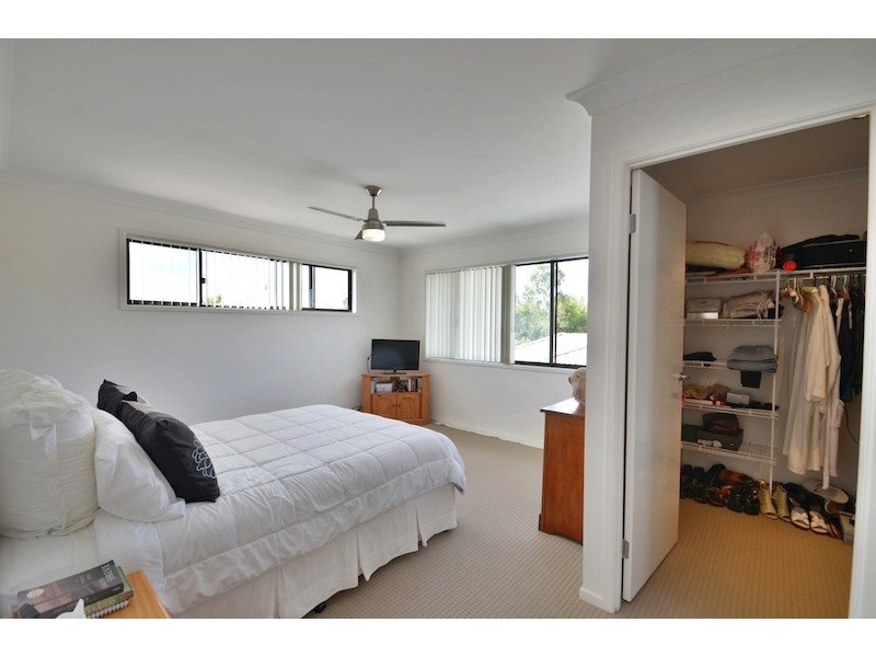 2/3 Alicia Circuit, Little Mountain QLD 4551