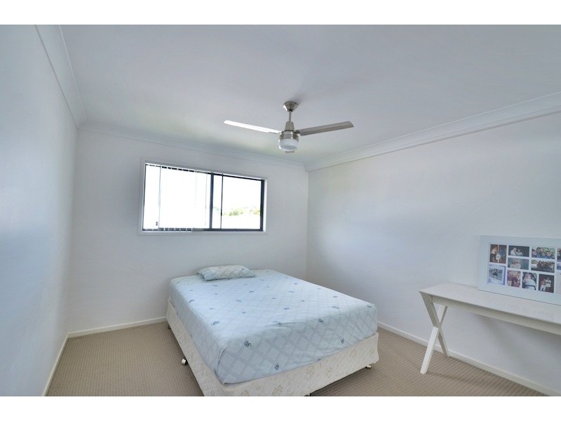 2/3 Alicia Circuit, Little Mountain QLD 4551