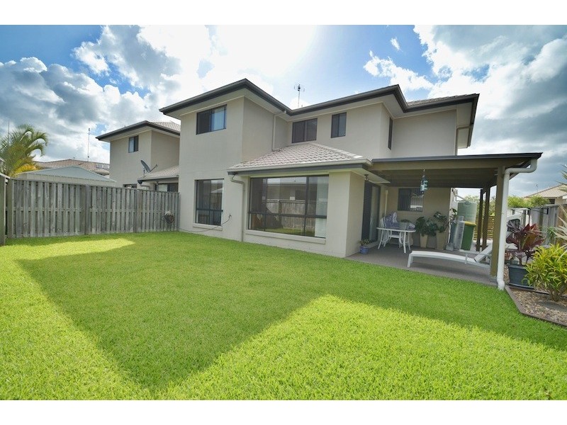 2/3 Alicia Circuit, Little Mountain QLD 4551