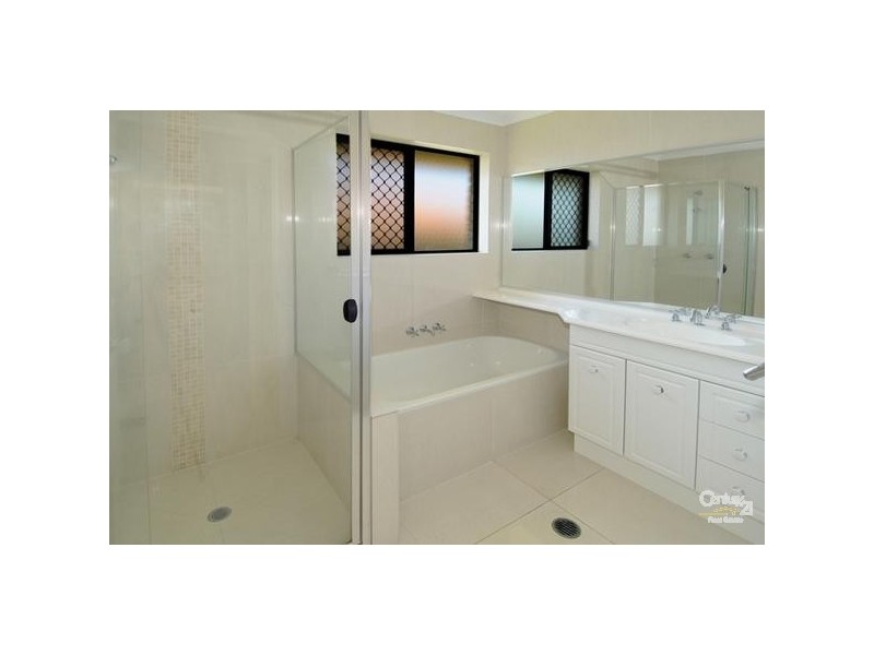 67 O’Reilly Drive, Caloundra West QLD 4551