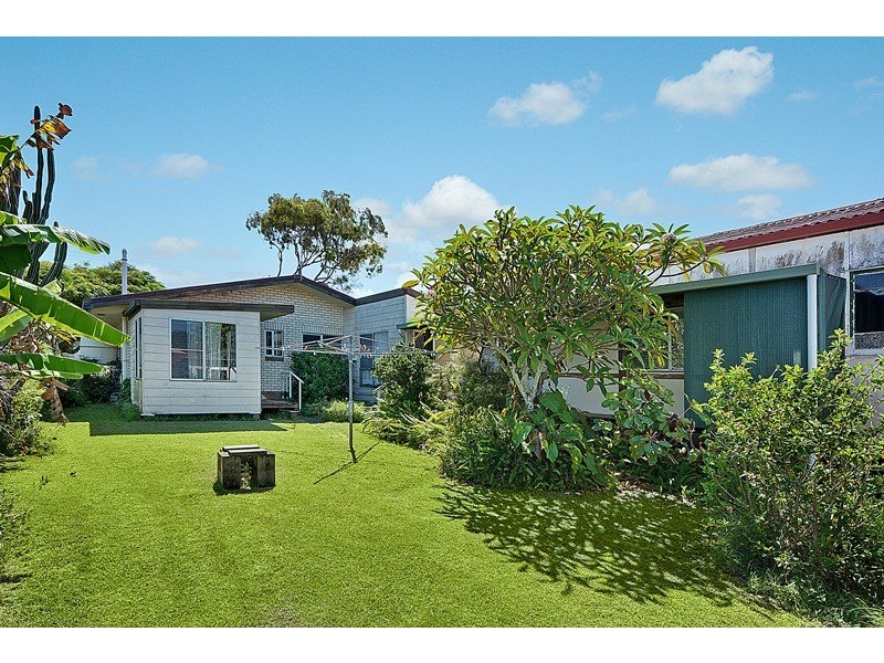 11 Third Avenue, Caloundra QLD 4551